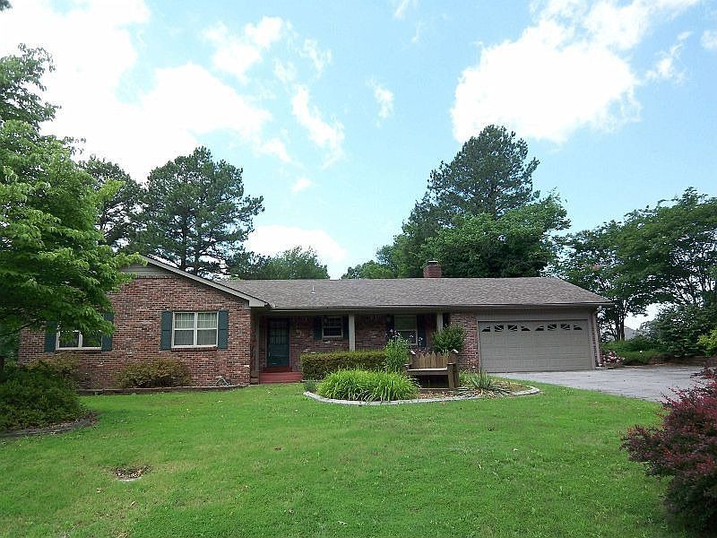 1st image of 831 Flicker Dr