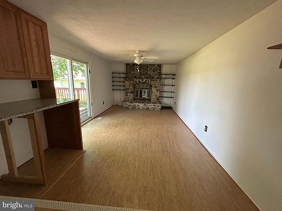 4th image of 1837 Lawnview Dr