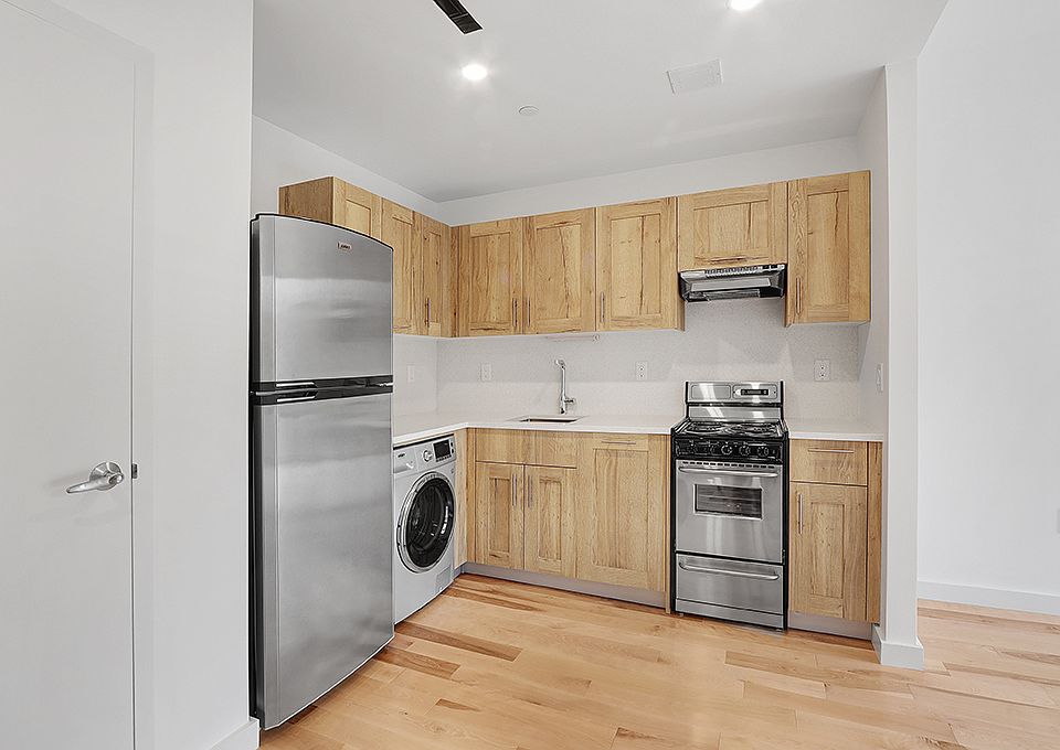 1st image of 63 W 104th St APT 302