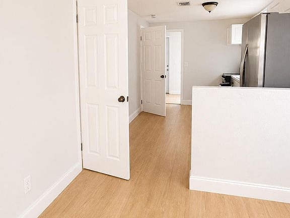 3rd image of 324 SW 8TH Street