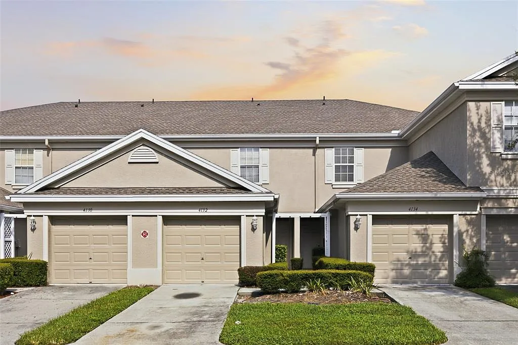 2 bed, 2.5 bath, 1240 sqft, $1,800 — Photo 1