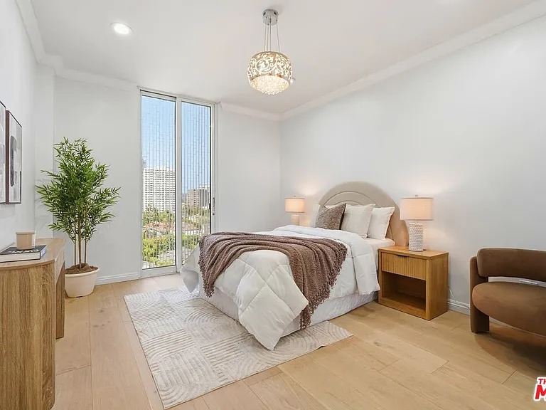 1333 S Beverly Glen Blvd #902 — Photo 12