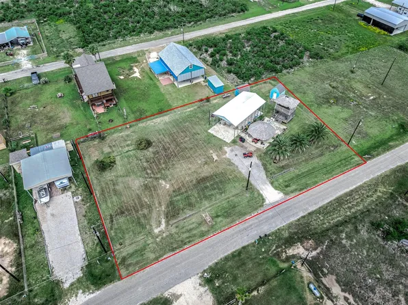 37 White Cap St, Sargent, TX 77414
