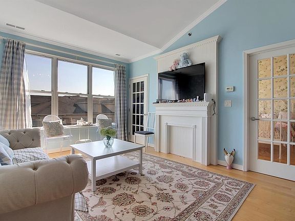 2nd image of 26 Avenue At Port Imperial APT 402