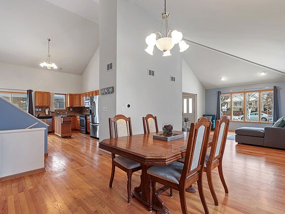 5th image of 4437 Deyo Ave