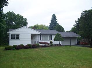 685 Five Mile Line Rd, Webster, NY 14580