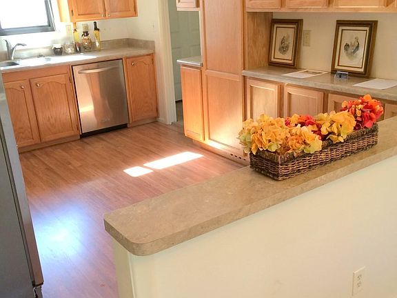 Kitchen with Oak cabinetry