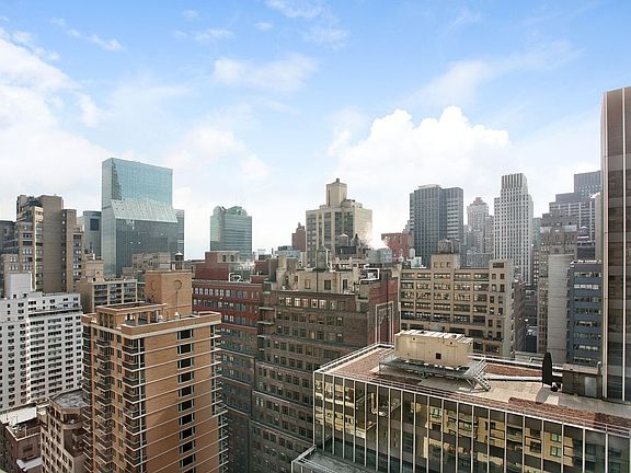 4th image of 211 E 46th St #26H