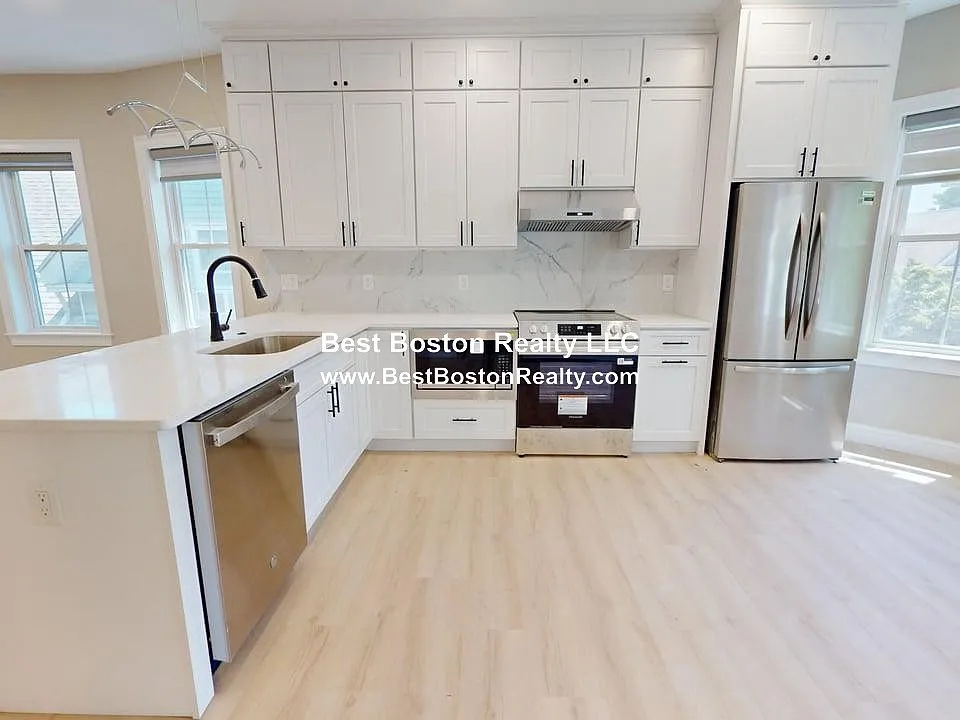 231 Highland Ave #3