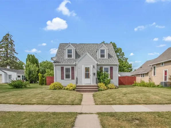 512 W 7th St, Kaukauna, WI 54130