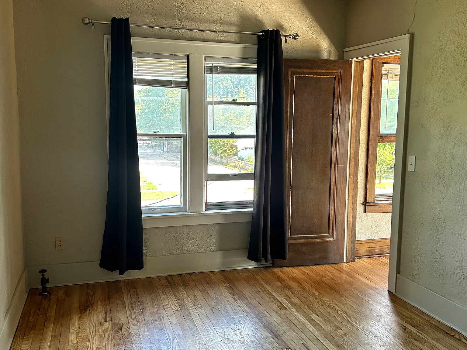 1502 Peck St — Photo 3