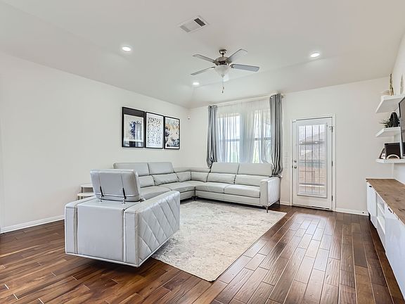 4th image of 2223 Land Grant Way
