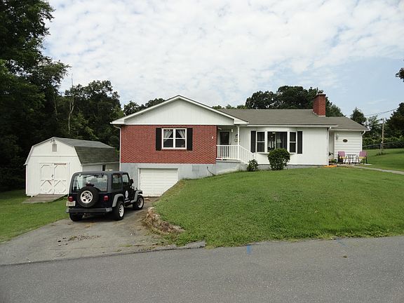 2nd image of 813 Acacia Ave #5