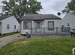 18912 Woodcrest St, Harper Woods, MI 48225