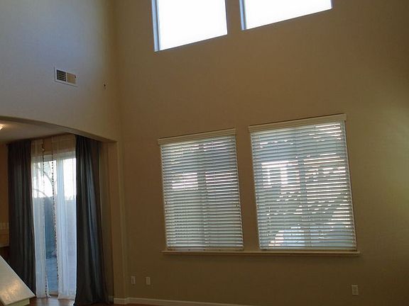 3rd image of 1081 Manza Cir
