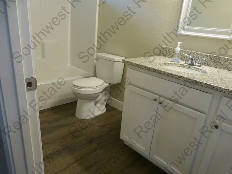 1305 Mission Dr. — Photo 10