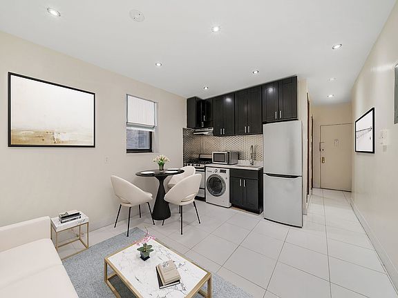 2nd image of 211 W 109th St APT 4D