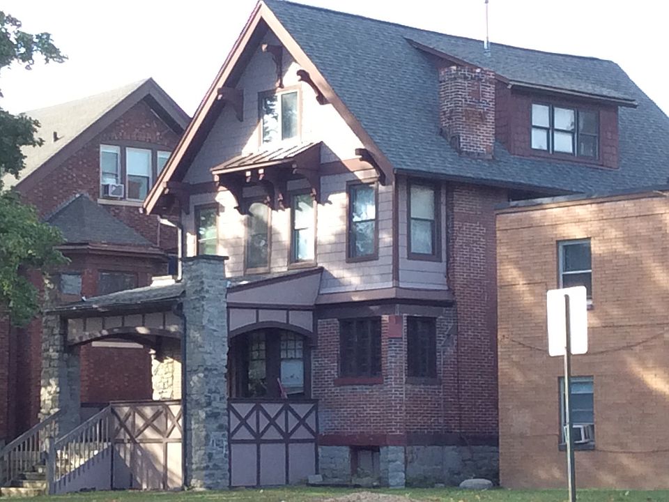 2nd image of 226 E 14th Ave