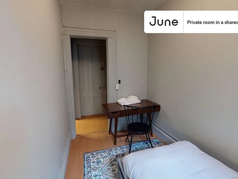 336 W 47th St #2D — Photo 2
