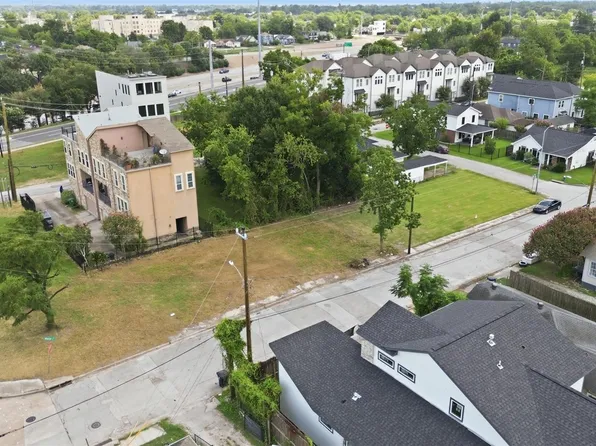 4411 & 4407 Sharon St, Houston, TX 77020