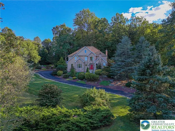 2572 Kings Mill Rd, Hellertown, PA 18055