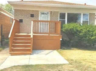 8204 S Ridgeland Ave, Chicago, IL 60617