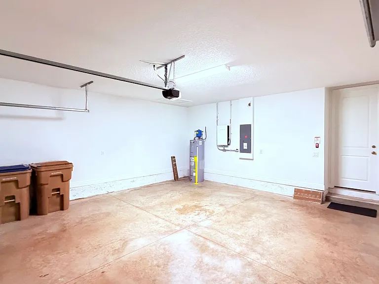 6495 Cyrils Dr — Photo 30