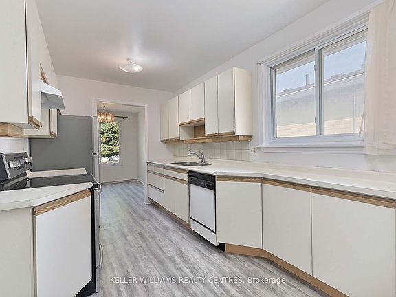 5th image of 373 Borden Ave
