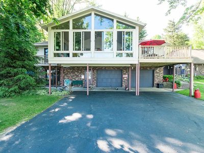 (Undisclosed Address), Dowagiac, MI, 49047