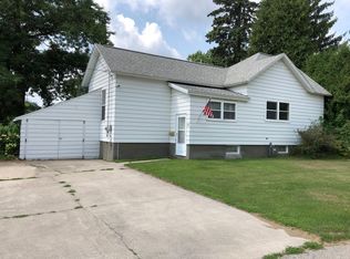 500 Henes Park Dr, Menominee, MI 49858