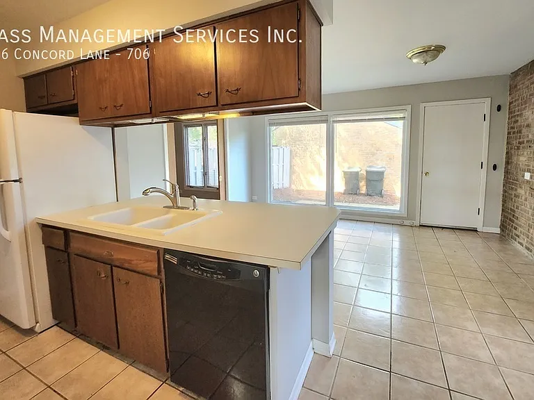706 Concord Ln #706 — Photo 8