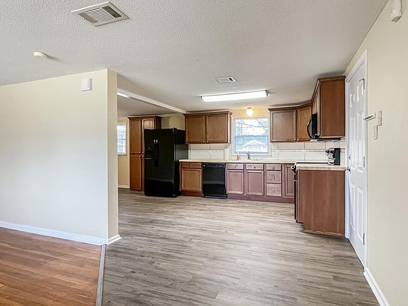2nd image of 9750 Hillview Dr