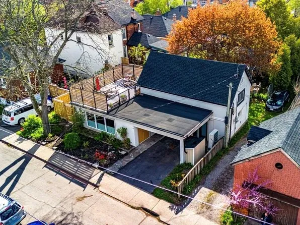14 Reginald St, Hamilton, ON L8P 3X9