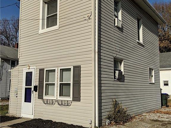 2nd image of 727 Munroe Falls Ave #2