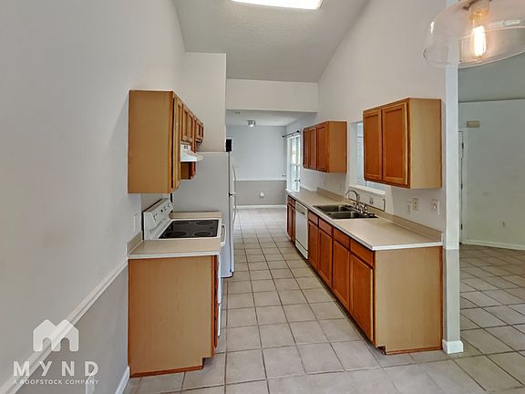 2nd image of 10217 Illoria Dr