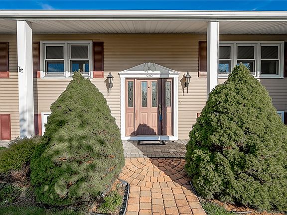 2nd image of 910 Country Ln
