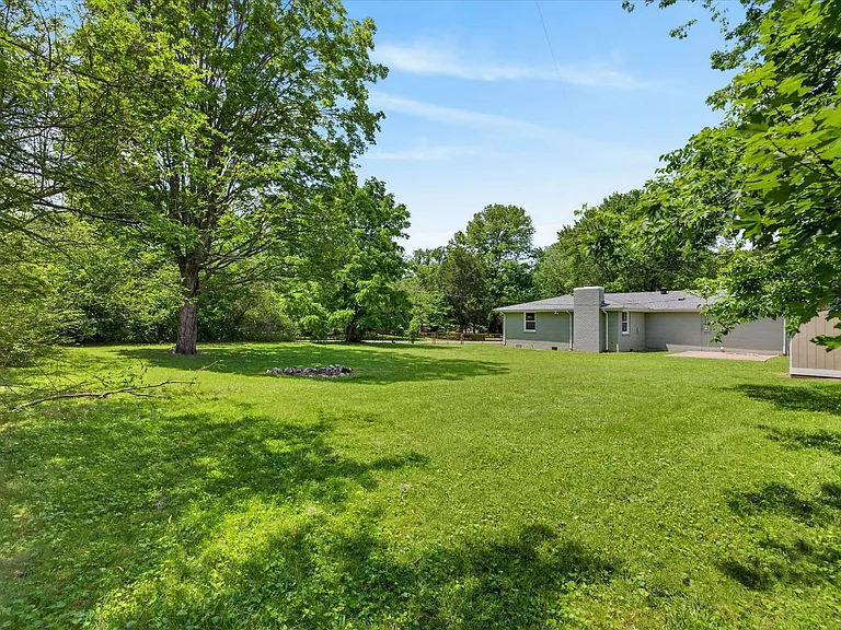 37 Hillsboro Rd — Photo 34