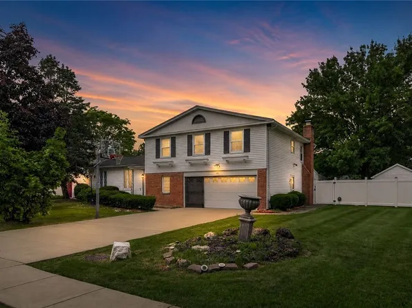194 Exeter Rd, Williamsville, NY 14221