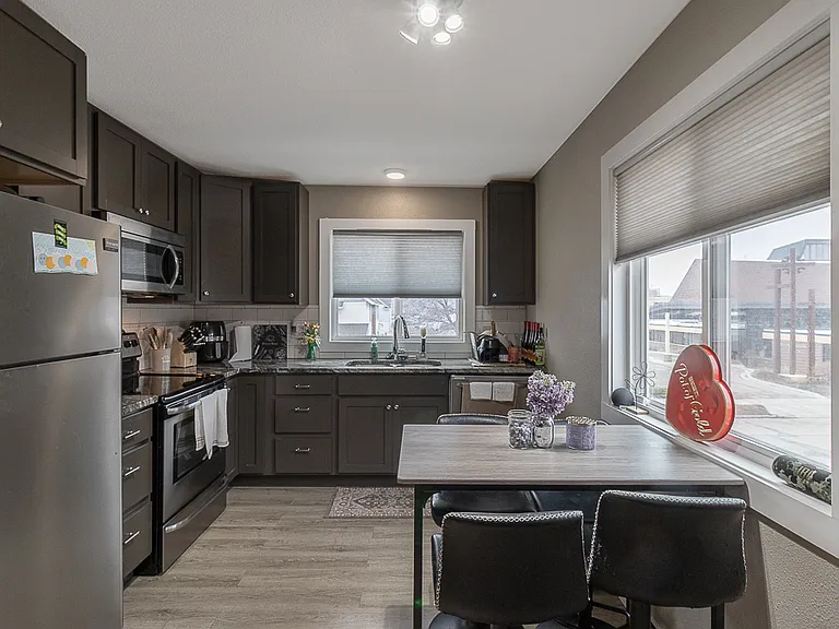 107 Grove St — Photo 1