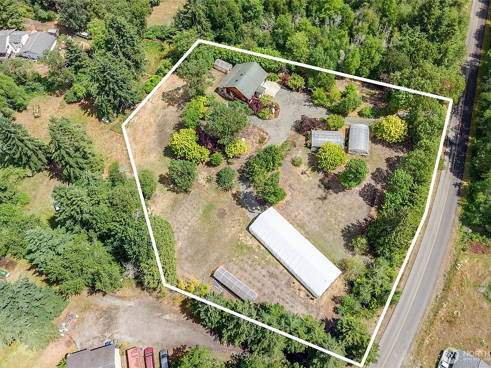 1st image of 513 Woodland Drive