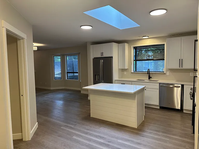 1223 Miller Ave NE — Photo 12