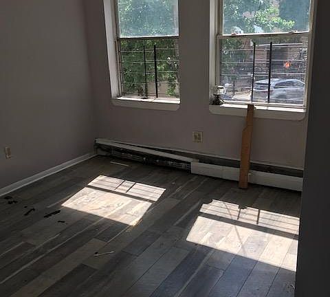 4th image of 1361 Clinton Ave APT 1