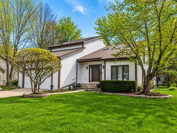 1368 Hunter Cir, Naperville, IL 60540