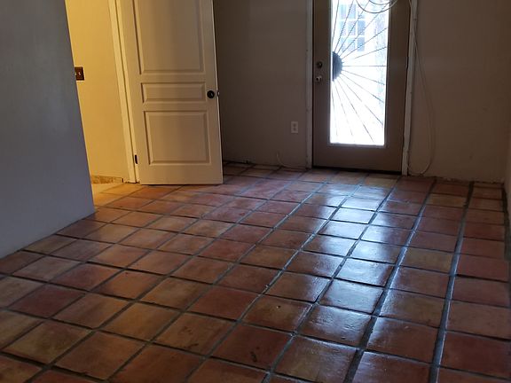2nd image of 2849 E Edison St