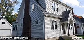 3 bed, 1.0 bath, 1886 sqft, $1,695 — Photo 2