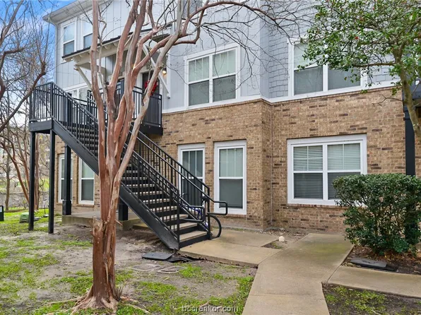 1725 Harvey Mitchell #111, College Station, TX 77840