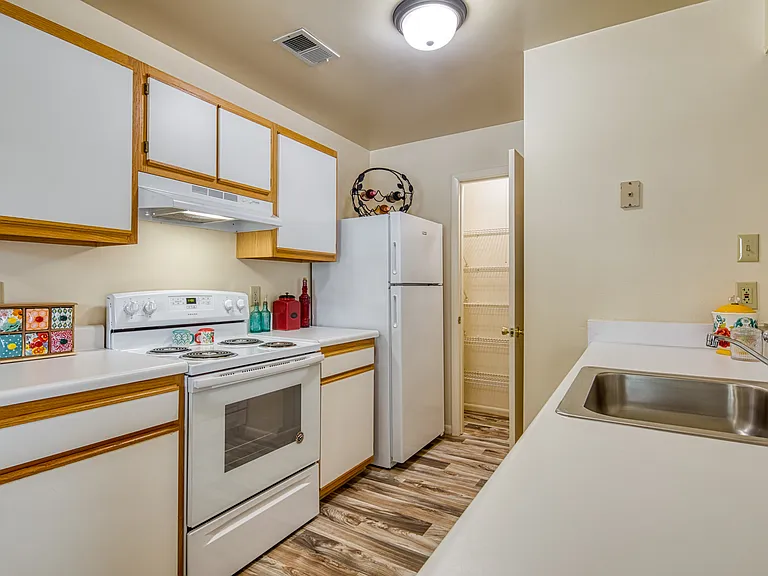 Summer Station Apartments Where Comfort Meets Coastal Living — Photo 140