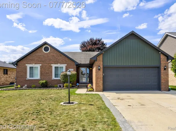 49877 Maurice Dr, Chesterfield, MI 48047