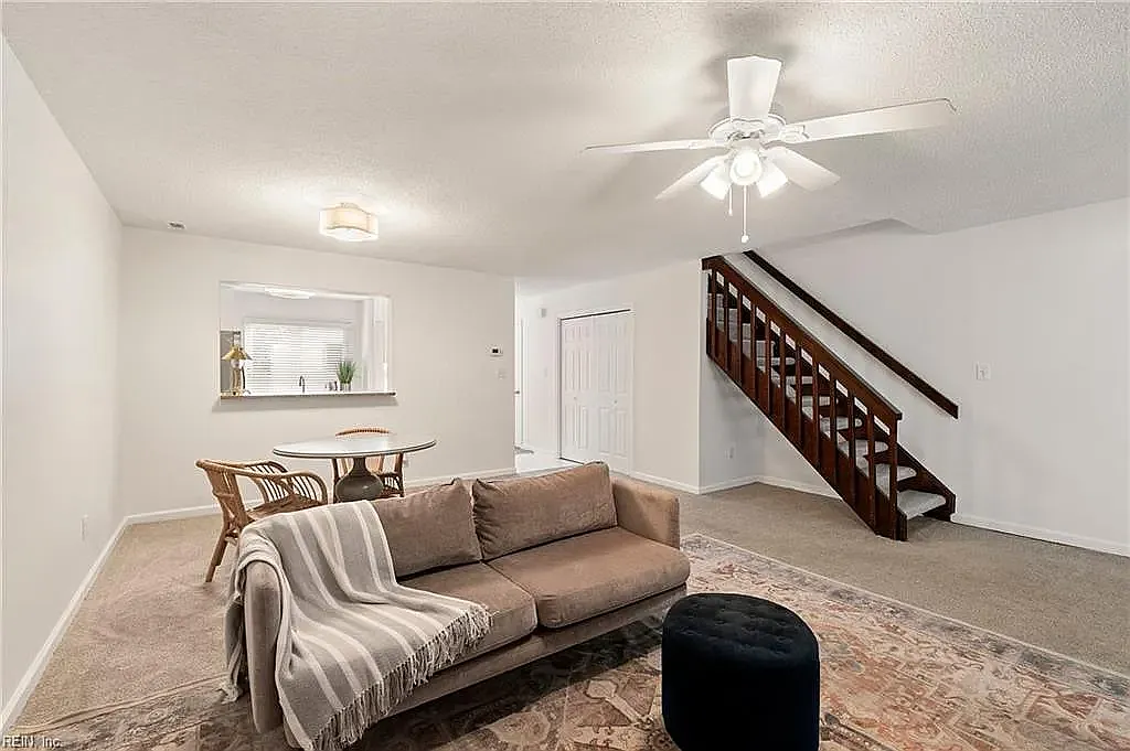 732 Hecate Dr — Photo 1