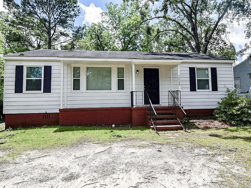2320 Henry Cir